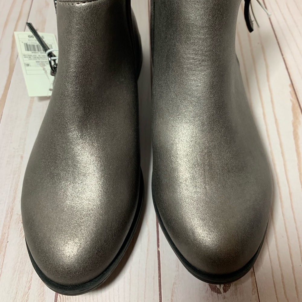 Cat & Jack Girls Pewter Ankle Boots Size 2 - Picture 6 of 8